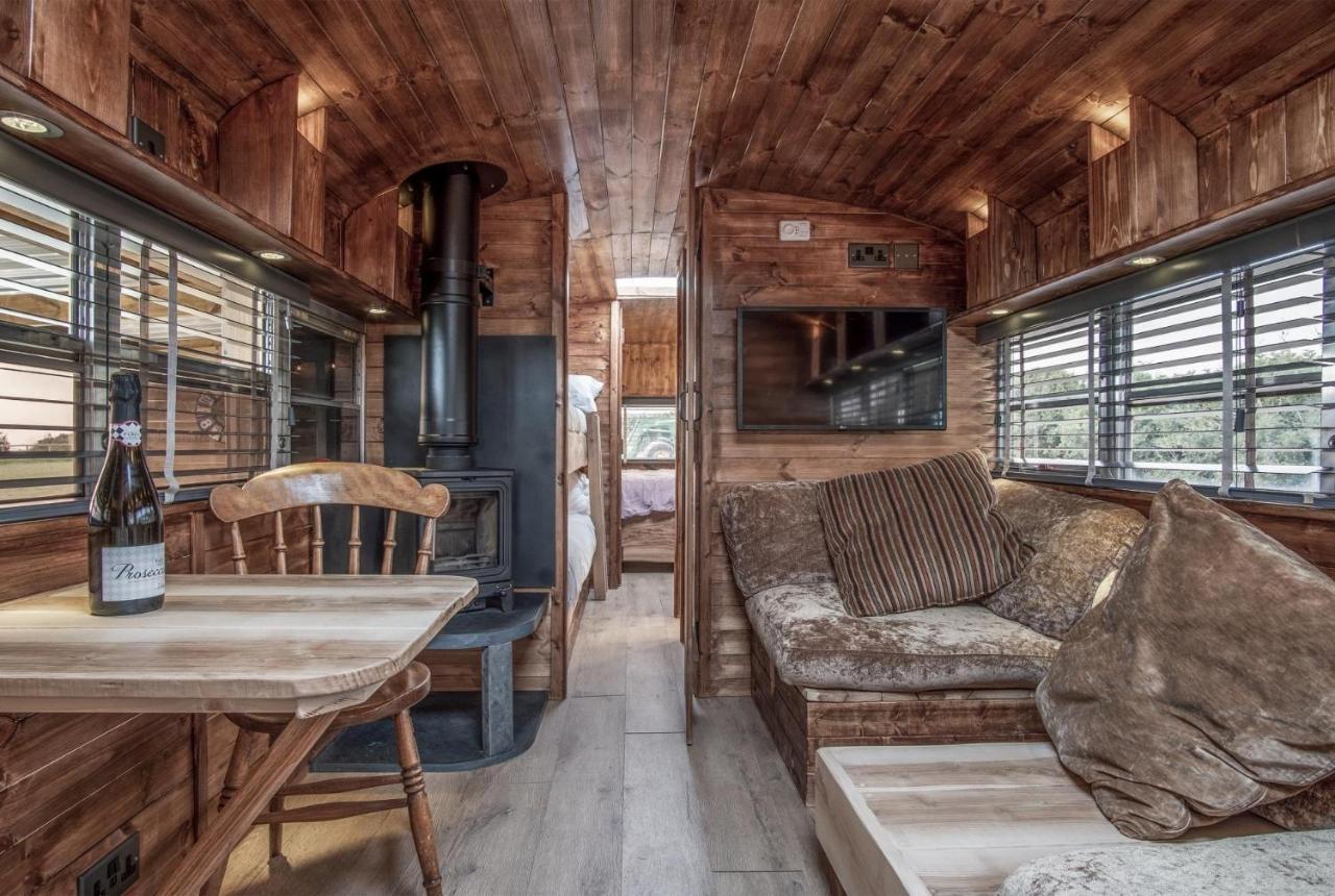 American School Bus - 1 Bedroom - Blossom Farm - Tiers Cross 존스톤 외부 사진