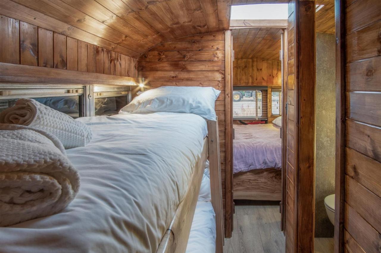 American School Bus - 1 Bedroom - Blossom Farm - Tiers Cross 존스톤 외부 사진