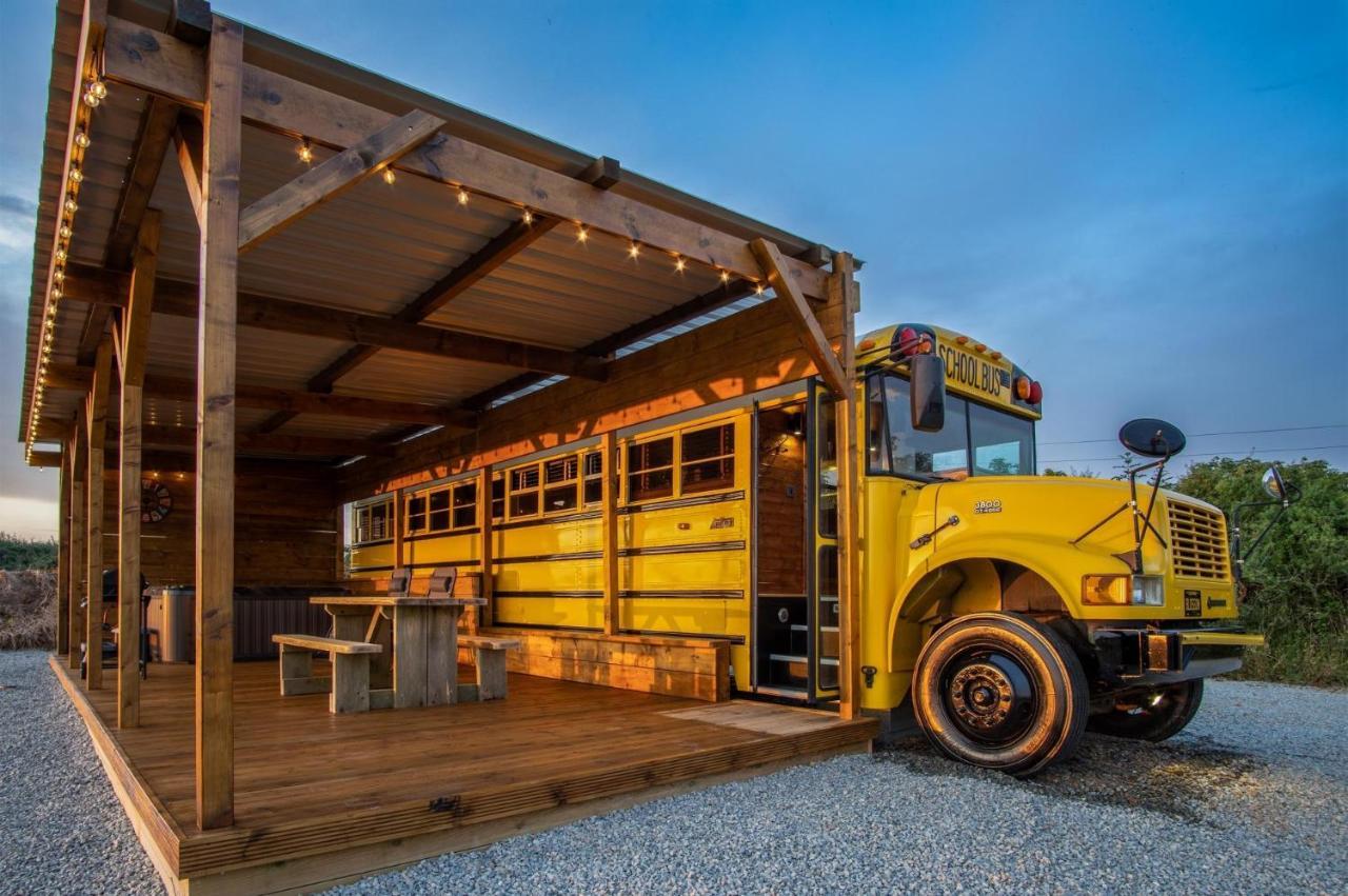 American School Bus - 1 Bedroom - Blossom Farm - Tiers Cross 존스톤 외부 사진