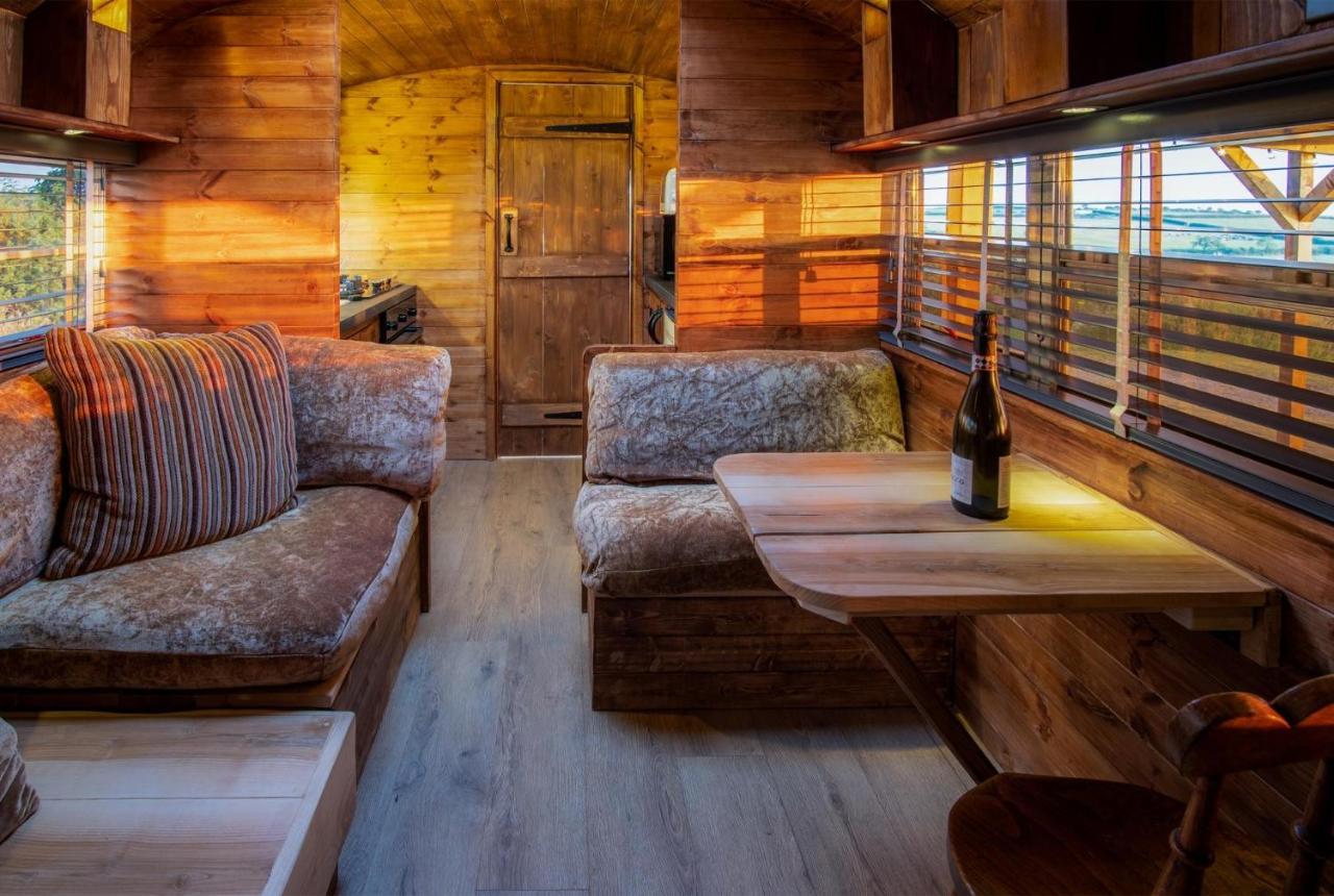 American School Bus - 1 Bedroom - Blossom Farm - Tiers Cross 존스톤 외부 사진