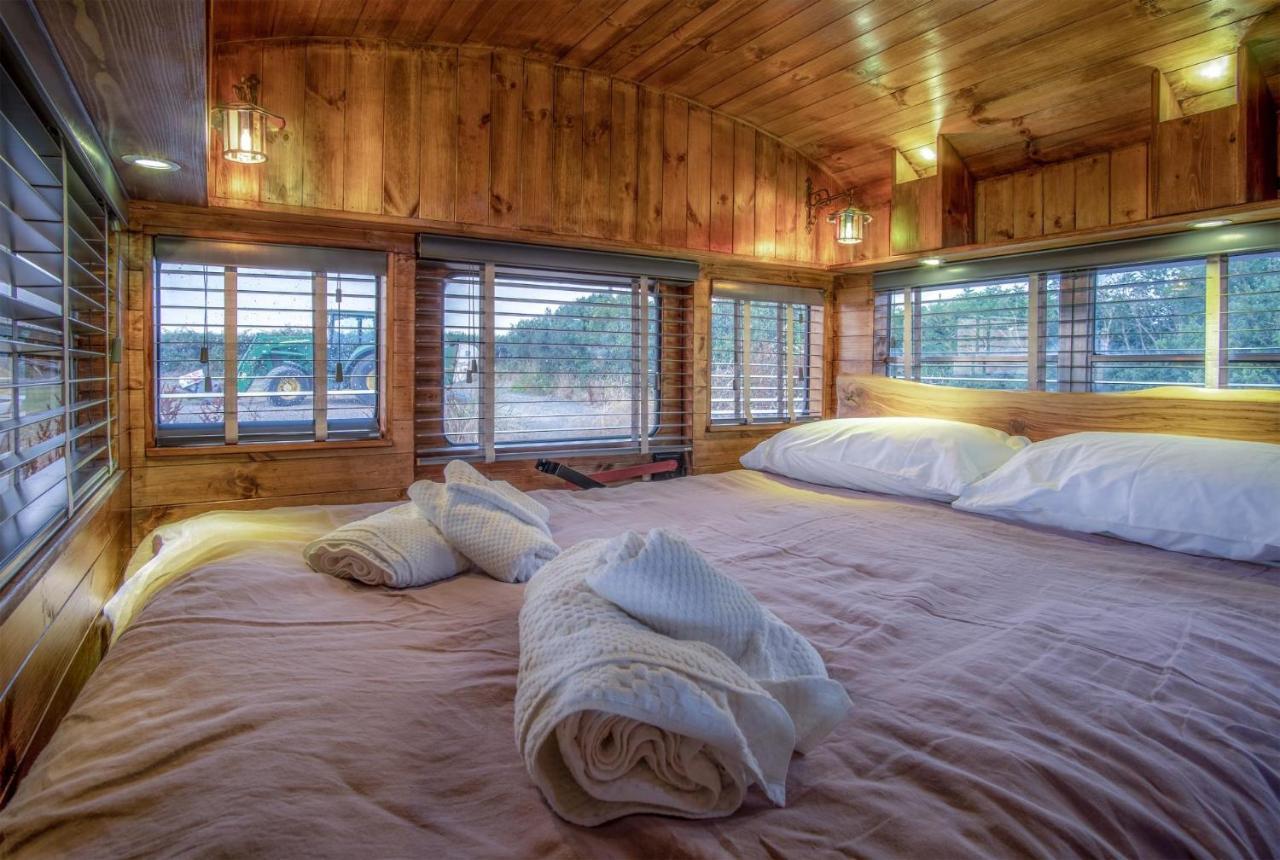 American School Bus - 1 Bedroom - Blossom Farm - Tiers Cross 존스톤 외부 사진